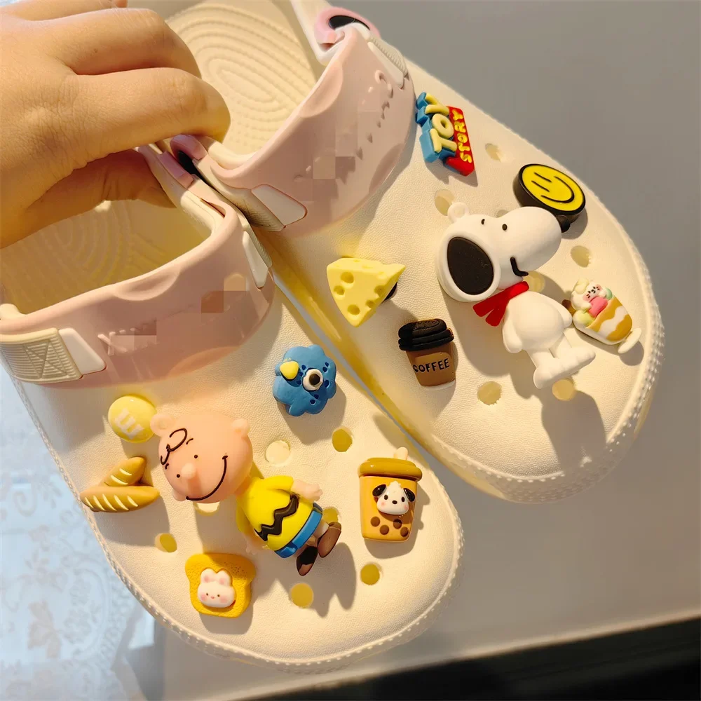 Scarpa per bambini nuovi accessori per cartoni animati tridimensionali Set di fiori per scarpe accessori per pantofole rimovibili accesso con fibbia fai da te di marca