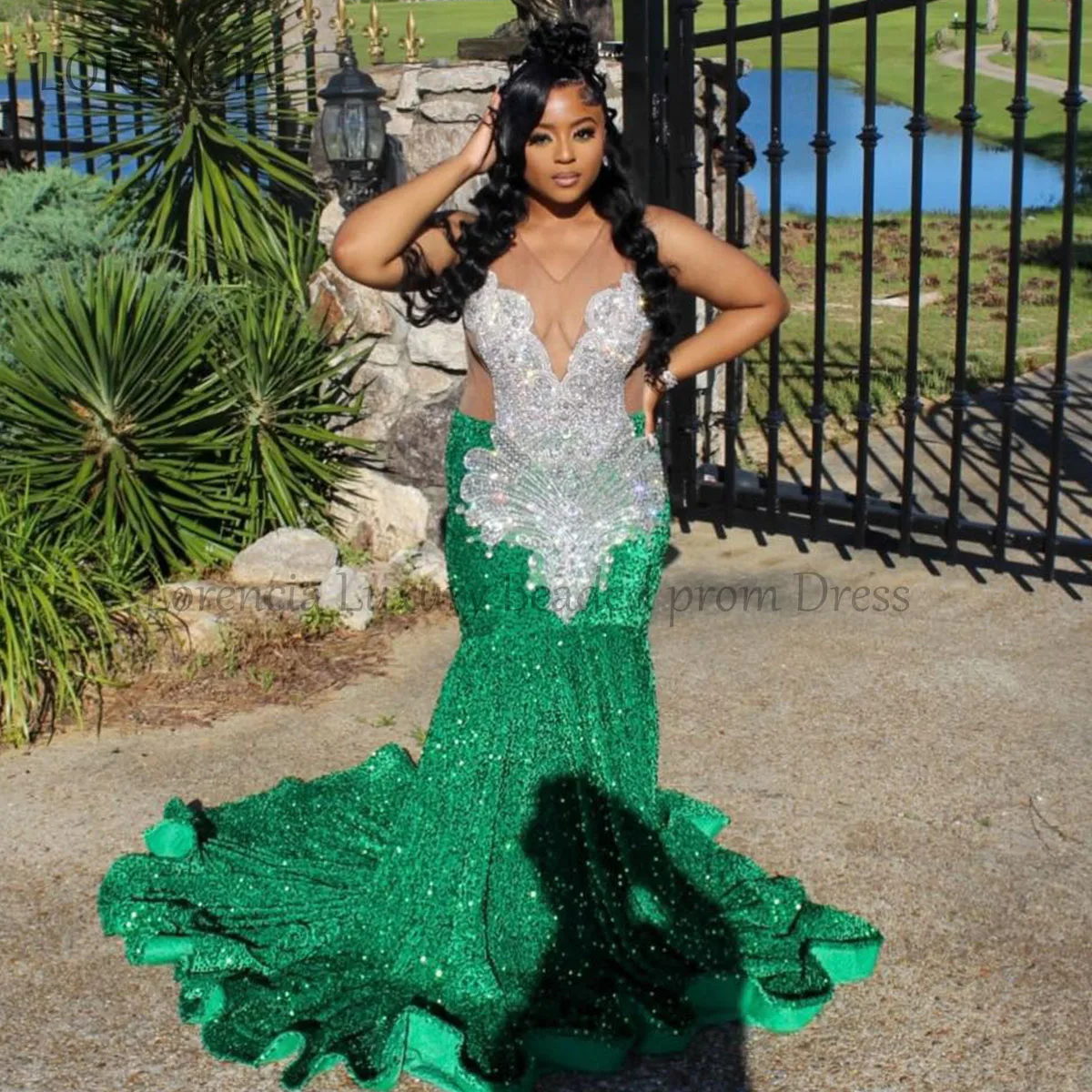 

Sparkly Green Crystal Long Mermaid Prom Dress For Black Girls Sleeveless Beads Rhinestones Evening Party Formal robe chic soirée