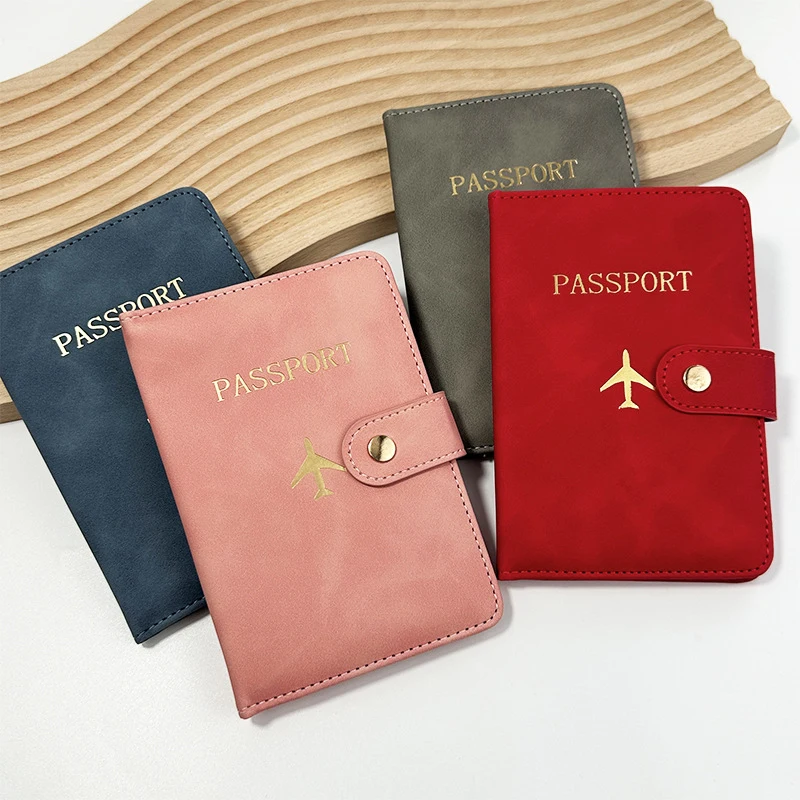 Nuovo portafoglio per passaporto con chiusura multifunzionale Porta carte di credito multi-carta in pelle PU Porta passaporto con logo dorato per aereo Cas