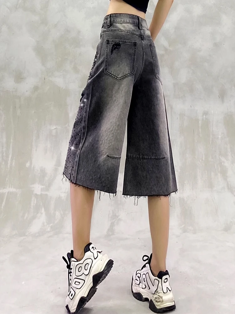 Pantaloni medi in denim con strass retrò stile americano da donna estate 2025 nuovi pantaloni larghi cinque quarti personalizzati da strada
