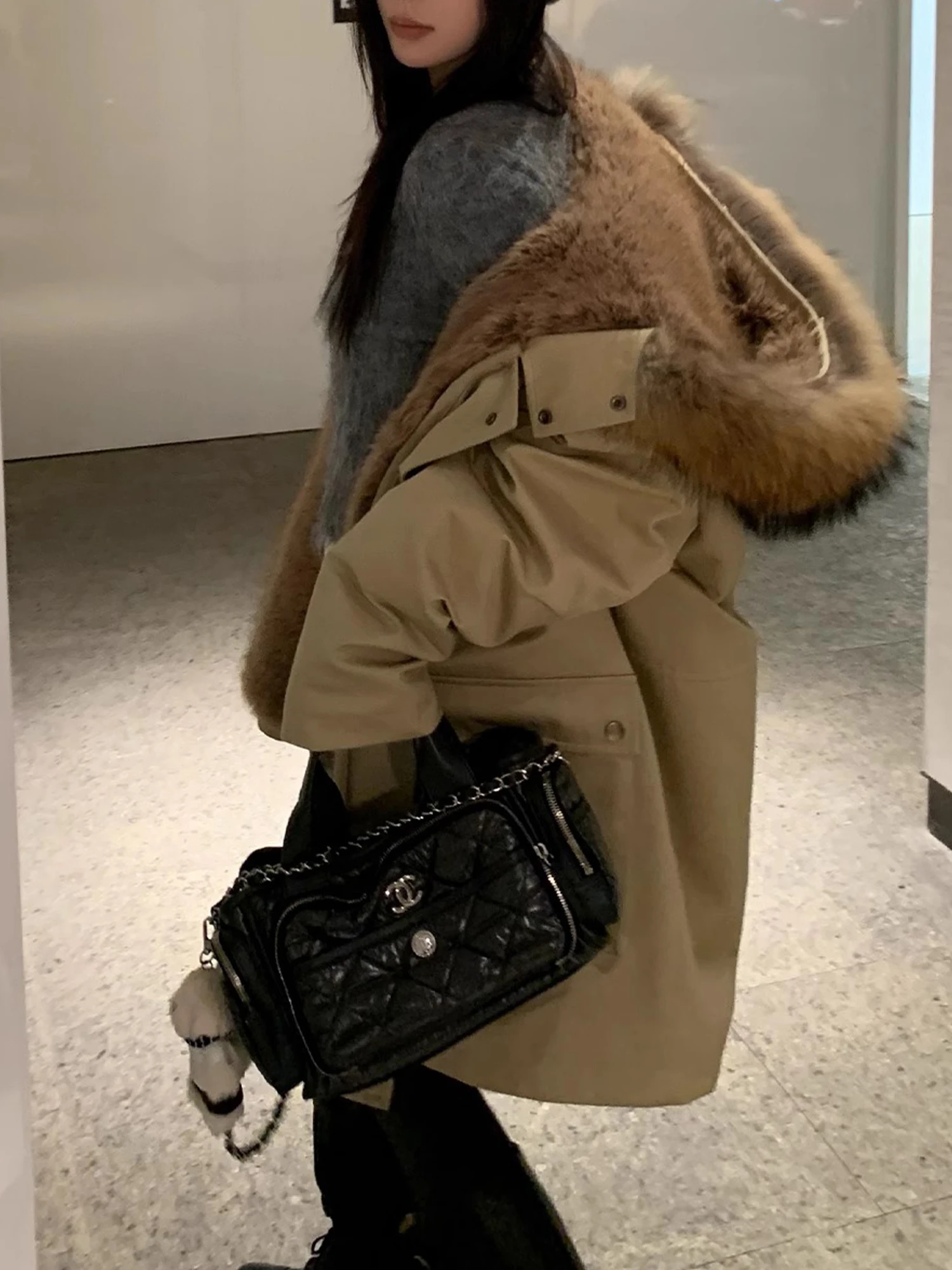 เสื้อคลุมผู้หญิงแบบหลวม แขนยาว สำหรับฤดูใบไม้ร่วงและฤดูหนาว  พร้อมปกขนสัตว์ถอดได้ สไตล์ลำลอง เหมาะสำหรับใส่ทำงานหรือใส่เที่ยว