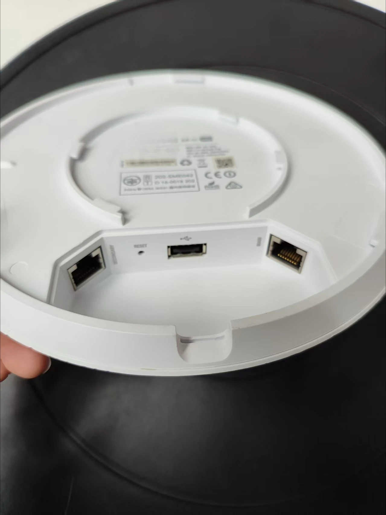 

UAP-AC-PRO LR LITE Enterprise WiFi Ultra High Belt Gigabit AP работает хорошо