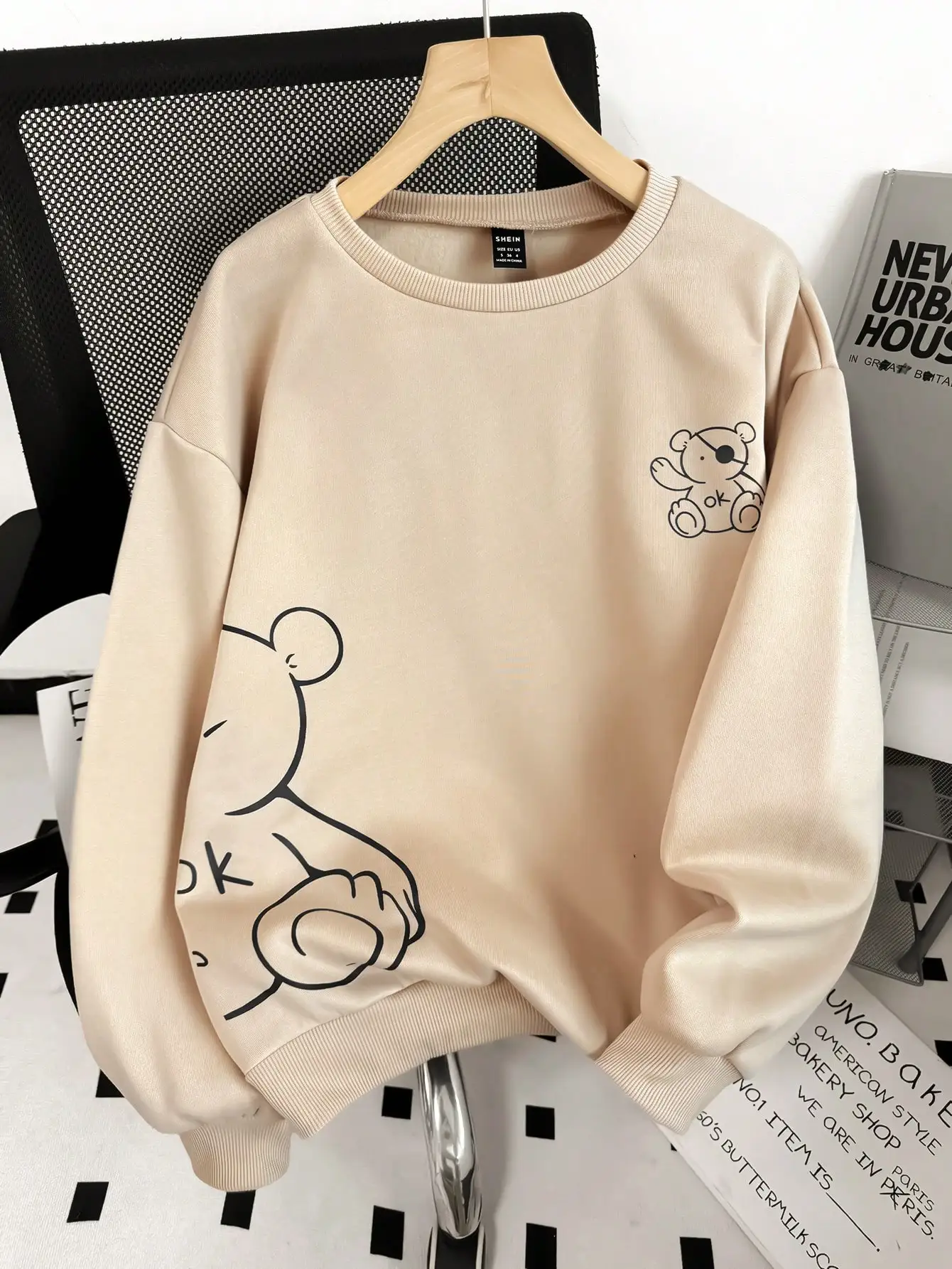 

Cute Bear & Letter Graphic Sweatshirt for Women, Long Sleeve Loose Fit Fall Pullover