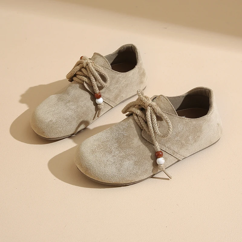 

2025 New Women Large-size Beaded Casual Shoes Female Women Flat Sneakers Retro 2025 Autumn New Lace-up Moral Training Shoes