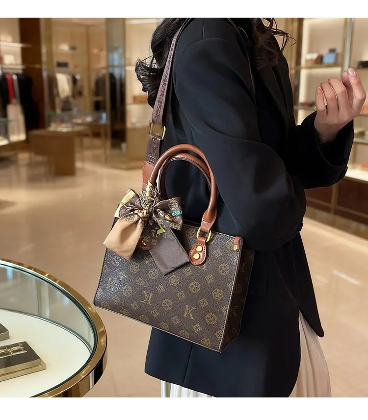 Chic Commuter Designer Diaper Bag For Women Luxury Leather Tote Elegant Crossbody Bag Stylish Solid Color - view 5