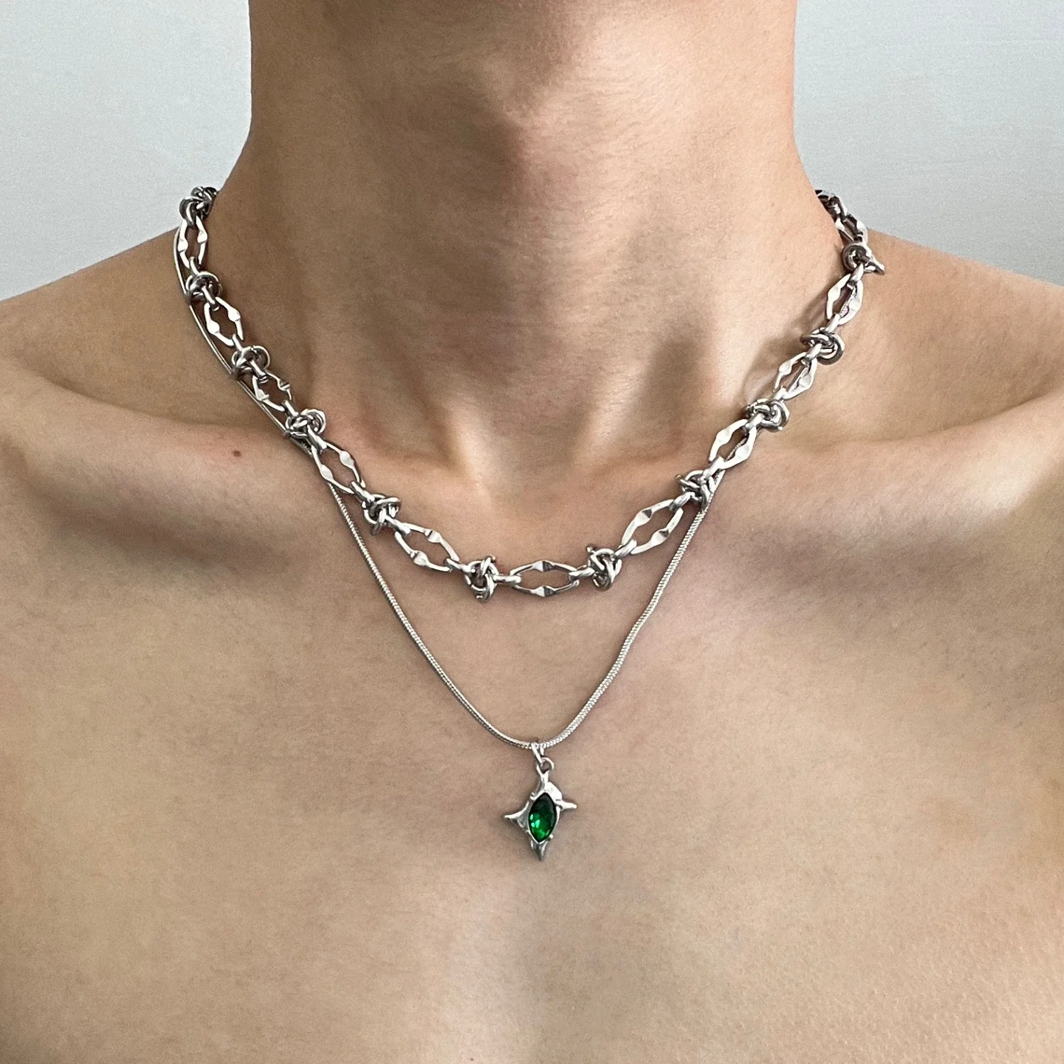 Double-layer green meteorite thorns titanium steel necklace male trendy design sense niche hip-hop advanced sense collarbone