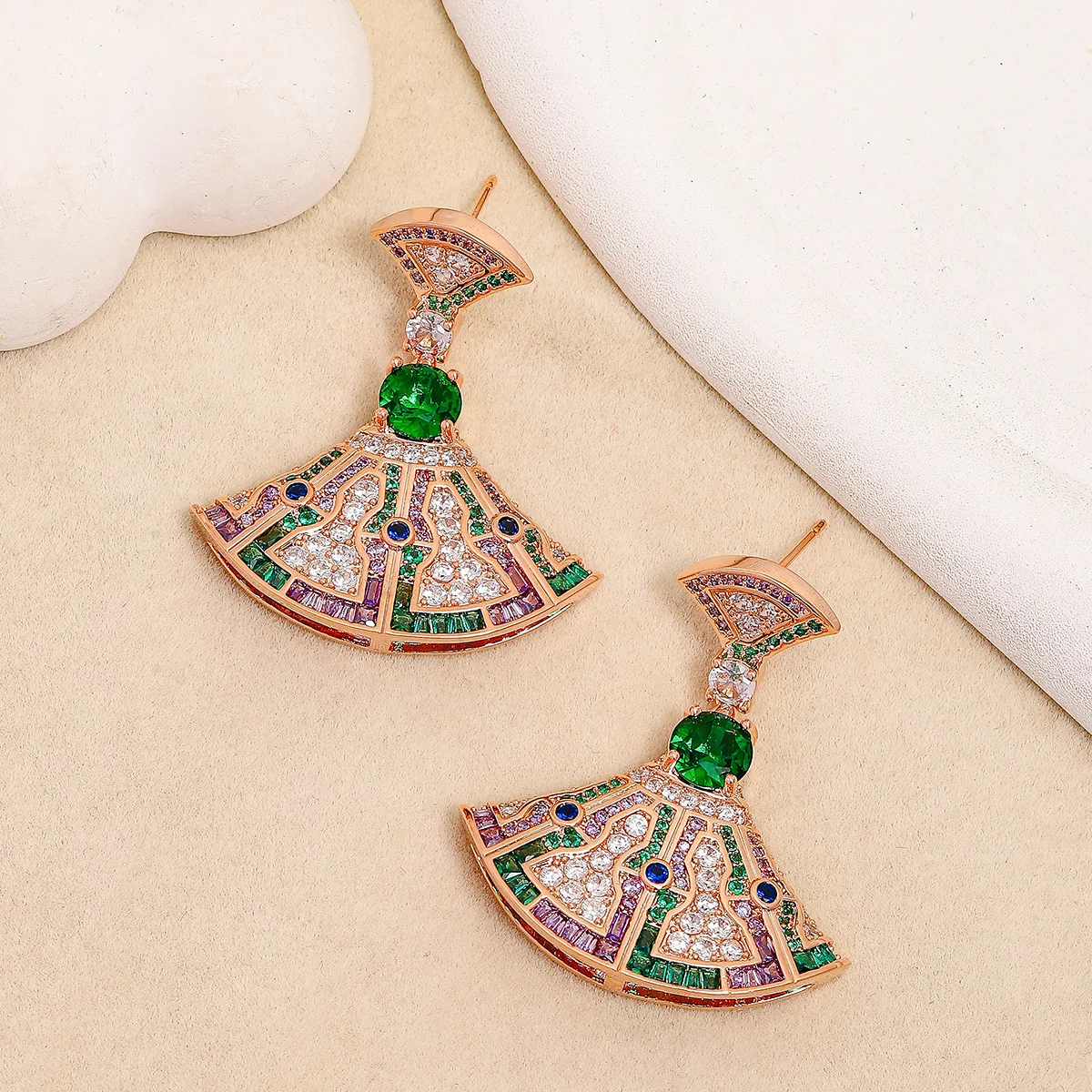 High-End Vintage Zircon Jewelry Set for Women European American Style Light Luxury Earrings Necklace Combo 2026