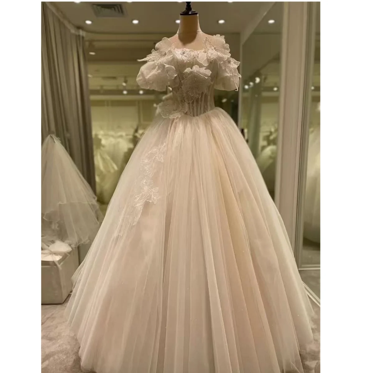 

Kisswhite Aline Collection Индивидуальные свадебные платья 10-20 дней с 3D цветами и кружевом для невесты