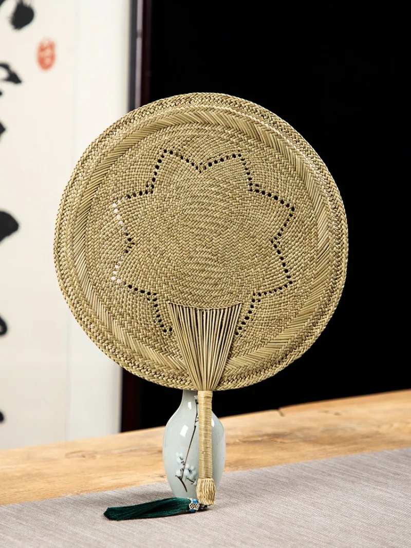 Handmade straw fan, natural cattail grass woven round fan, old-fashioned group fan, cool summer cattail fan