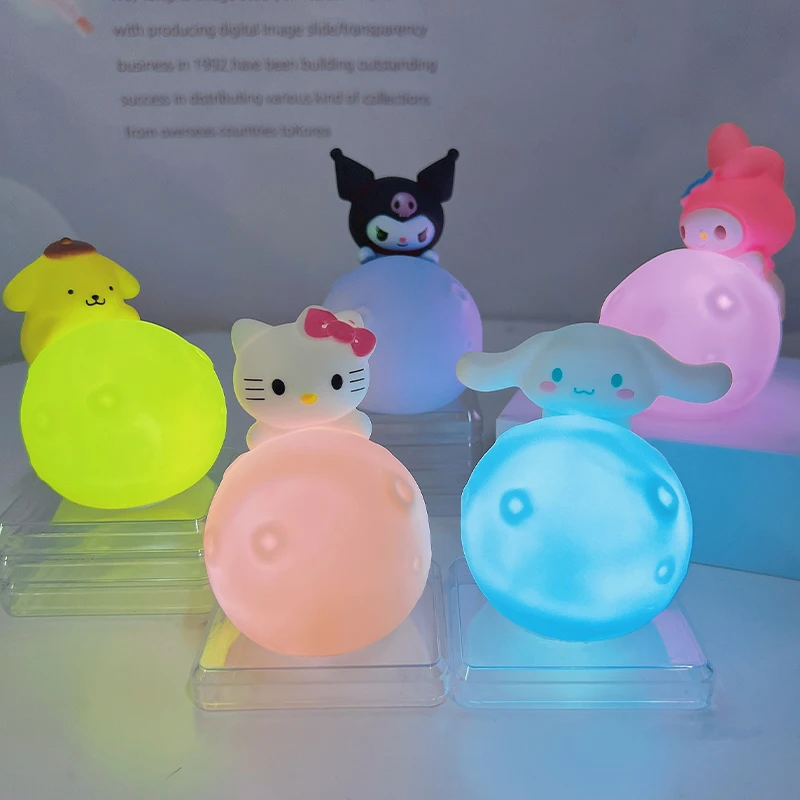 Sanrio Anime Cartoon Hello Kitty Cinnamoroll Kuromi Melody Night Light Creative Desktop Ornaments Girly Heart Ambient Light