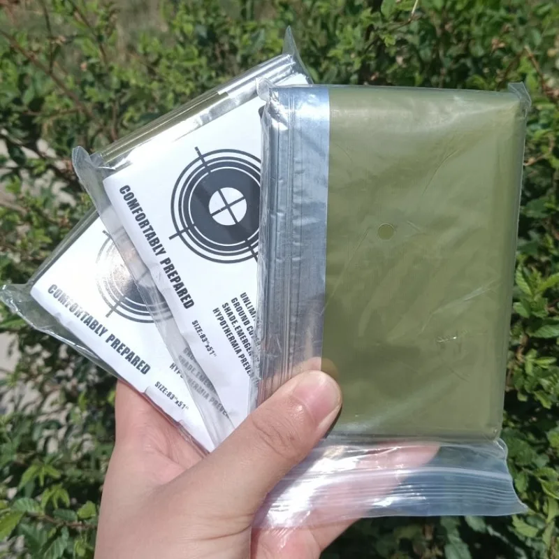 

Одеяло для выживания в чрезвычайных ситуациях, 130*210 см. | Светоотражающее тепловое снаряжение для приготовления травм, пеших прогулок и катастрофа, водонепроницаемое