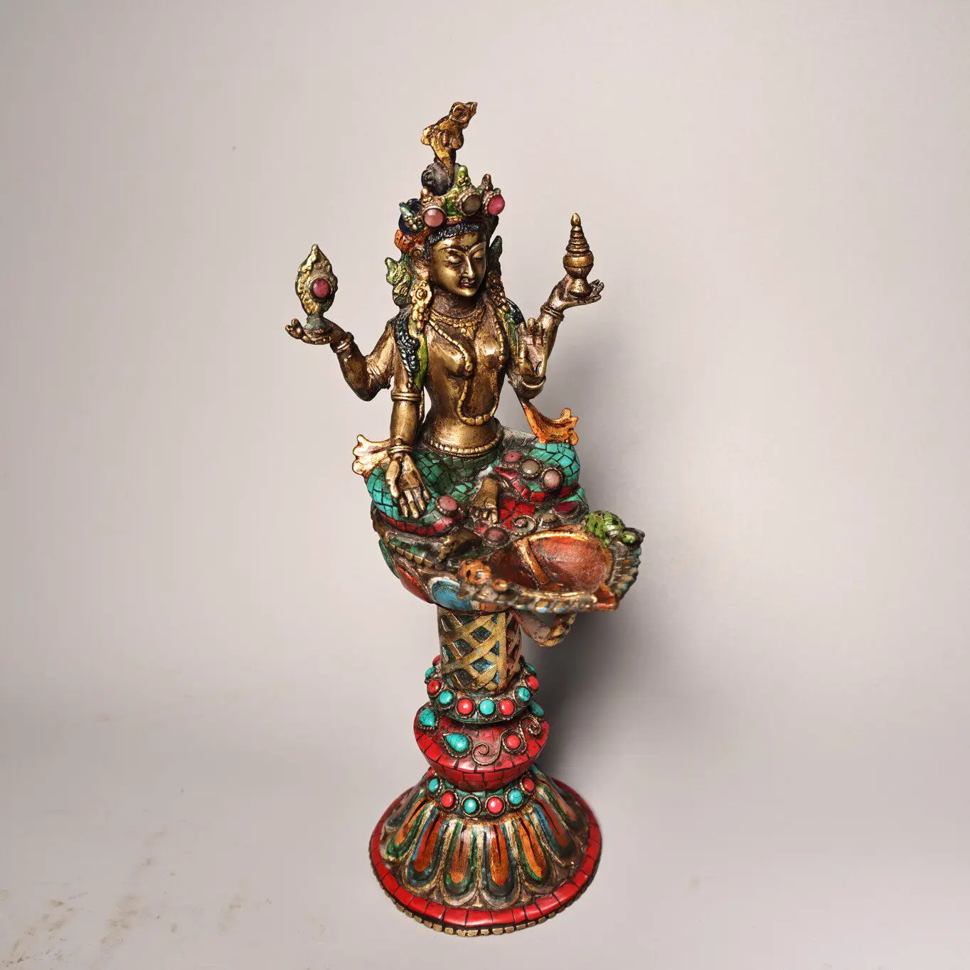 Tibetan Copper High Relief Engraved Painted Gold Highlight Four-Armed Guanyin Oil Lamp Serene Face Heavy Patina Fine Craft
