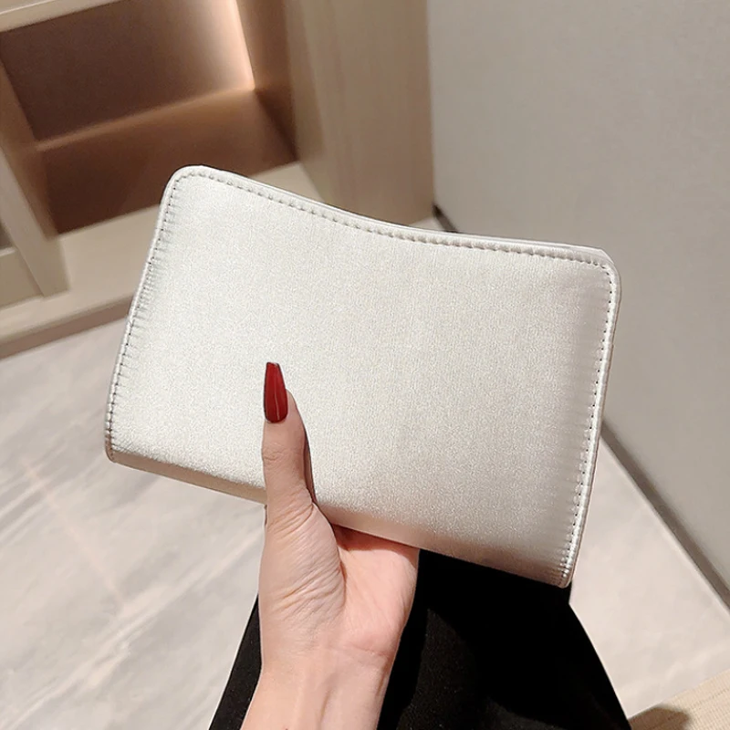 2023 New Glitter Diamond Evening Bags Elegant Women Clutch Purse Dinner Banquet Clutches Fashion Handbags Luxury Shoulder Bags