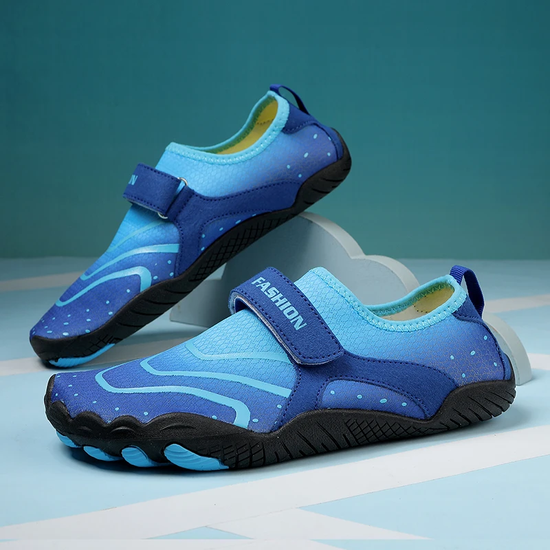 

A pair of children's four-season indoor soft-bottom fitness shoes, outdoor slip-resistant water shoes, sizes 35-46，WK-219