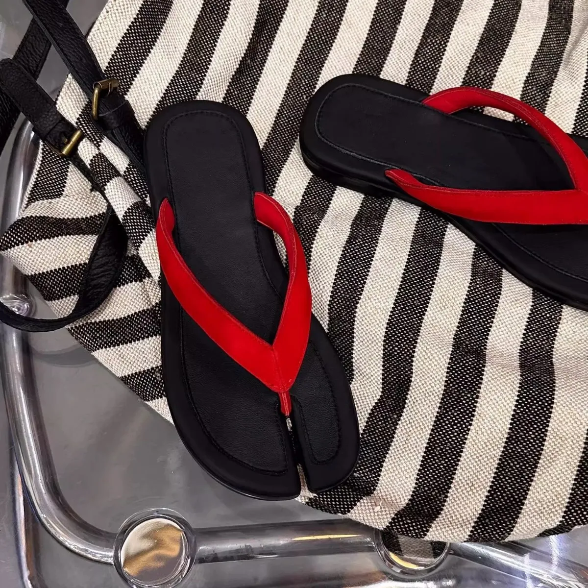 

Шлепанцы со свиными рисаками и раздвоенными носками, женская верхняя одежда, новинка лета 202, пляжные крутые тапочки