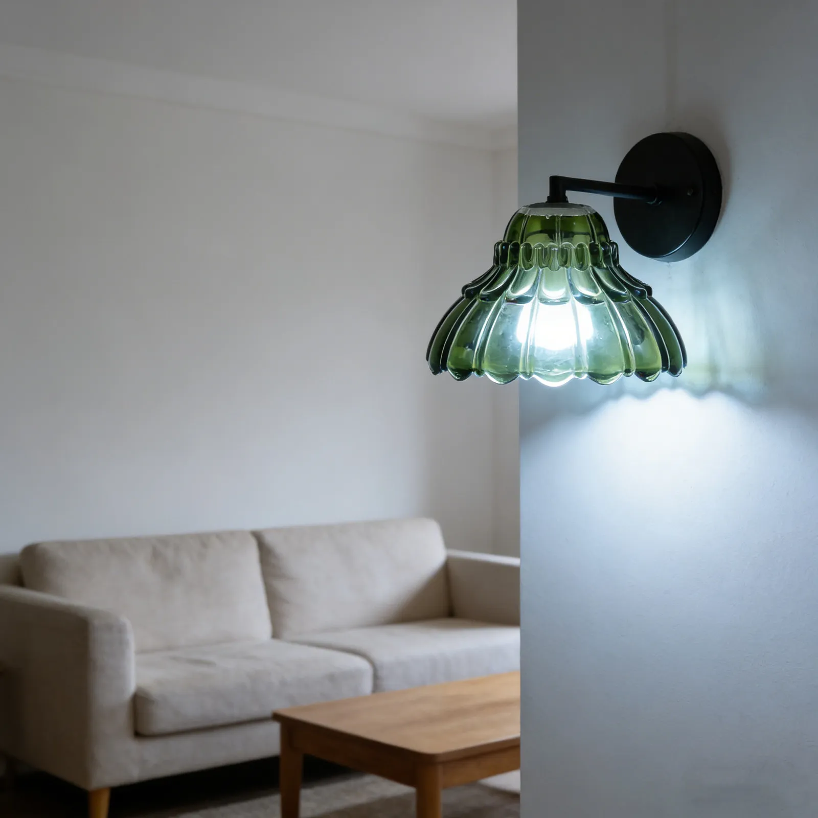 Flower Shaped Glass Lampshade for Pendant Light and Table Lamp - Vintage Floral Dome Shade with Soft Light Diffusion 4.2cm