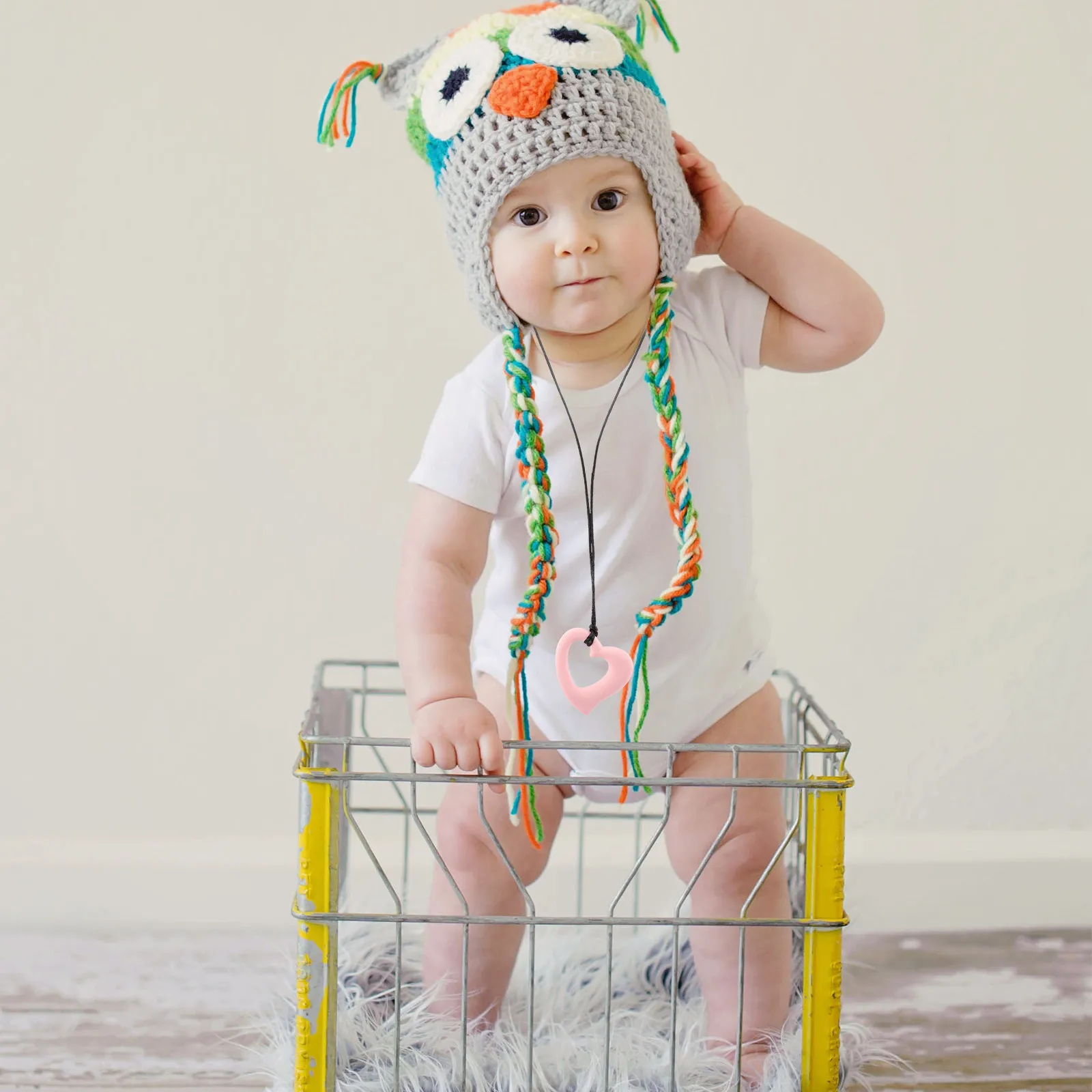 

2 шт. милые силиконовые прорезыватели-сердечки для младенцев, для облегчения боли при прорезывании зубов, жевательное ожерелье для сенсорного развития и тренировки хватания