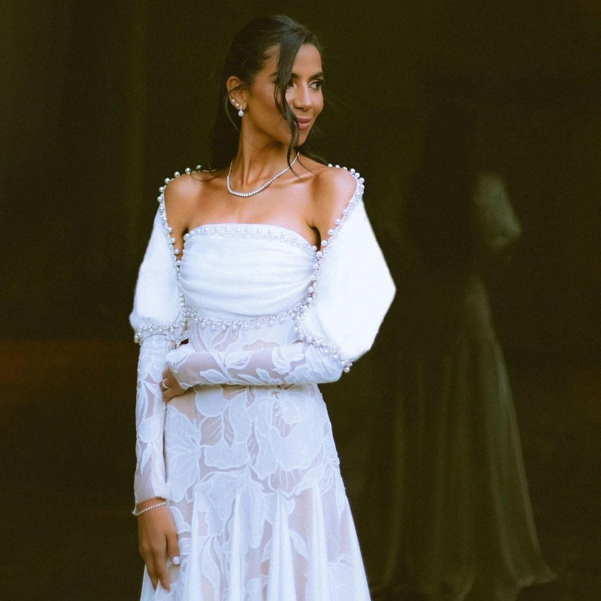 Strapless A Line Crochet Lace Bridal Gown Detachable Long Wrapped Sleeves Luxury Diamonds Tassels Bead Wedding Dress Customized