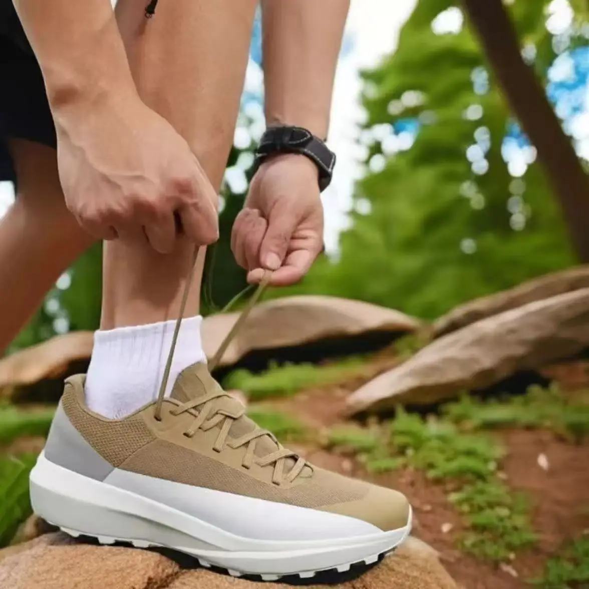 

Классический бренд, высококачественная уличная походная обувь. Удобные и дышащие походные кроссовки, мужская и женская походная обувь.