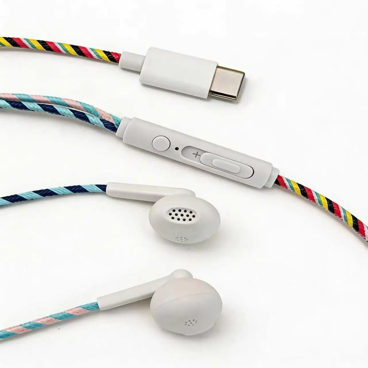 Typ-C 3,5mm Kabelgebundene Kopfhörer Geflochtenes Langlebiges Kabel Plug-and-Play Eingebautes Mikrofon Ein-Klick-Anruffunktion für Musik und Anrufe für Smartphone Tablet PC – Detail 5