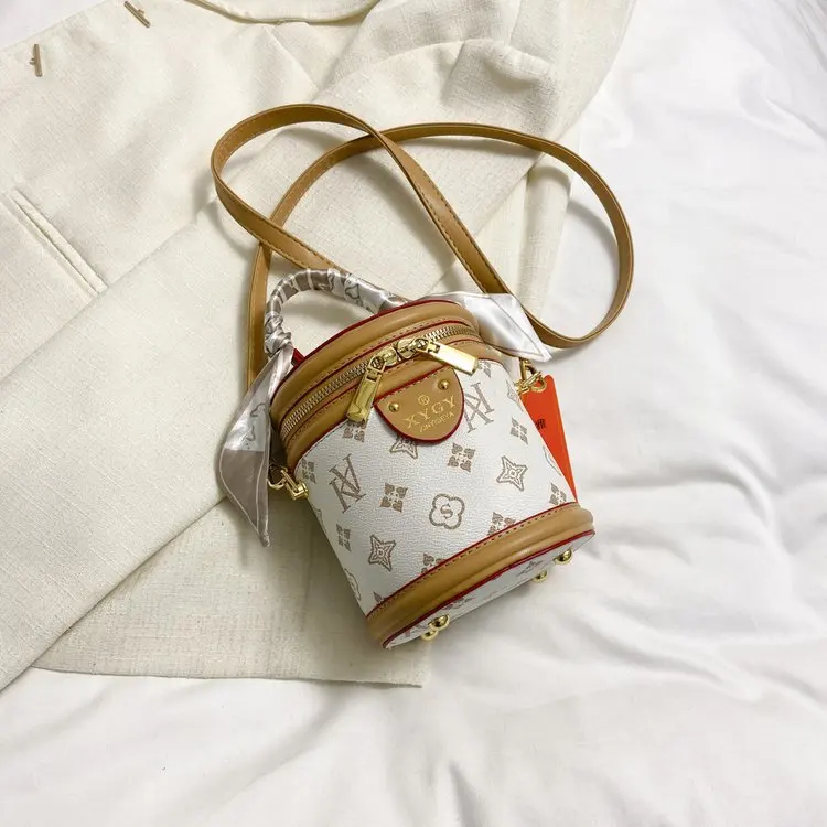 2025 شتاء 543 موضة شعبية جديدة حقيبة يد كاجوال برميل حقيبة متعددة الاستخدامات كبار ركاب الكتف رسول حقيبة نسائية #2