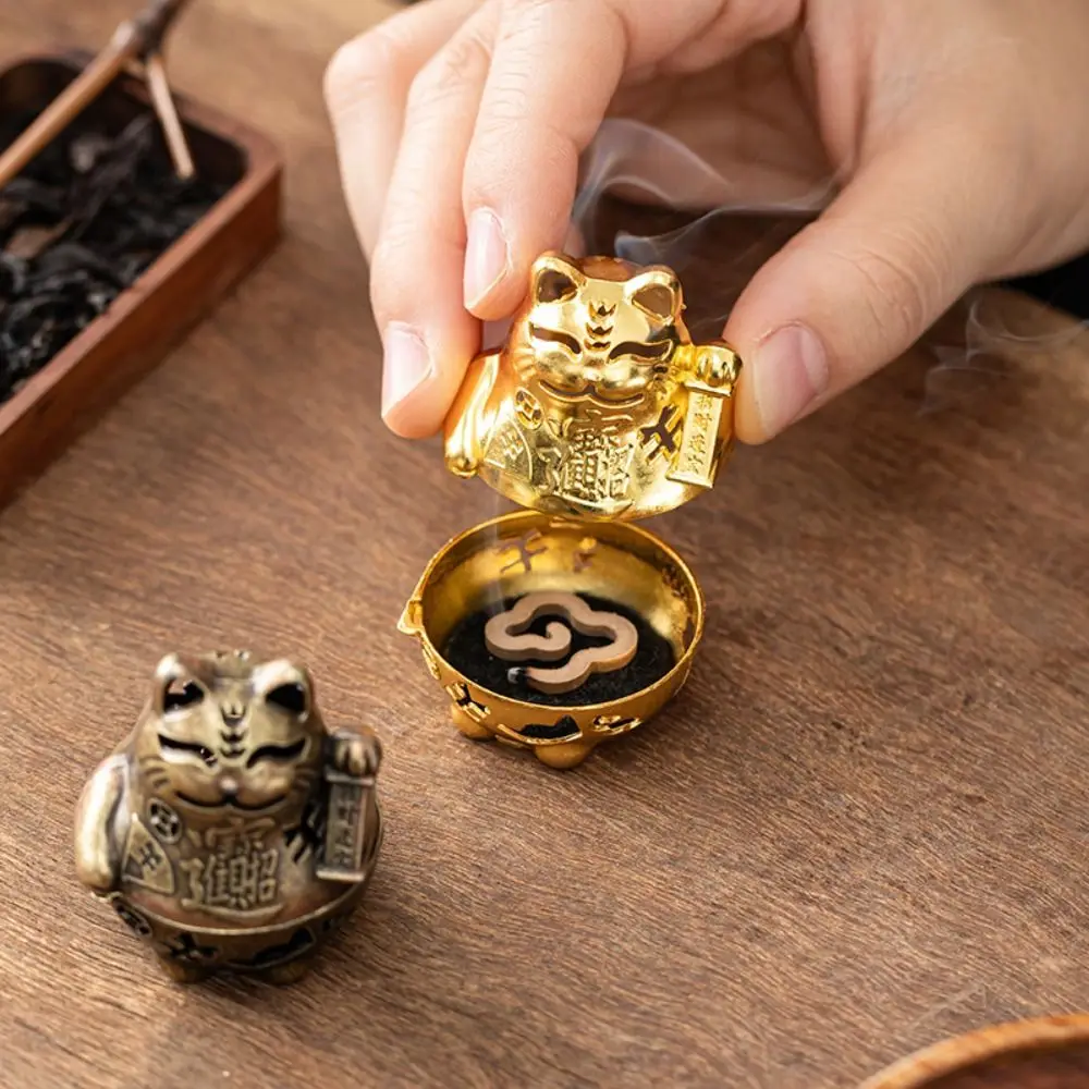 Hollowed Out Patterns Lucky Cat Incense Burner Mini Cat Golden Auspicious Cloud Incense Censer Air Purification Alloy Sandalwood
