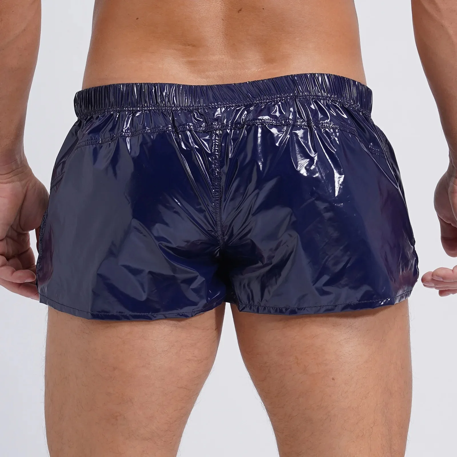 Herren einfarbig Slim Fit glänzende Badehose Shorts niedrige Seiten Schlitz Shorts Urlaub Strand Pool Party Nachtclub Kostüme