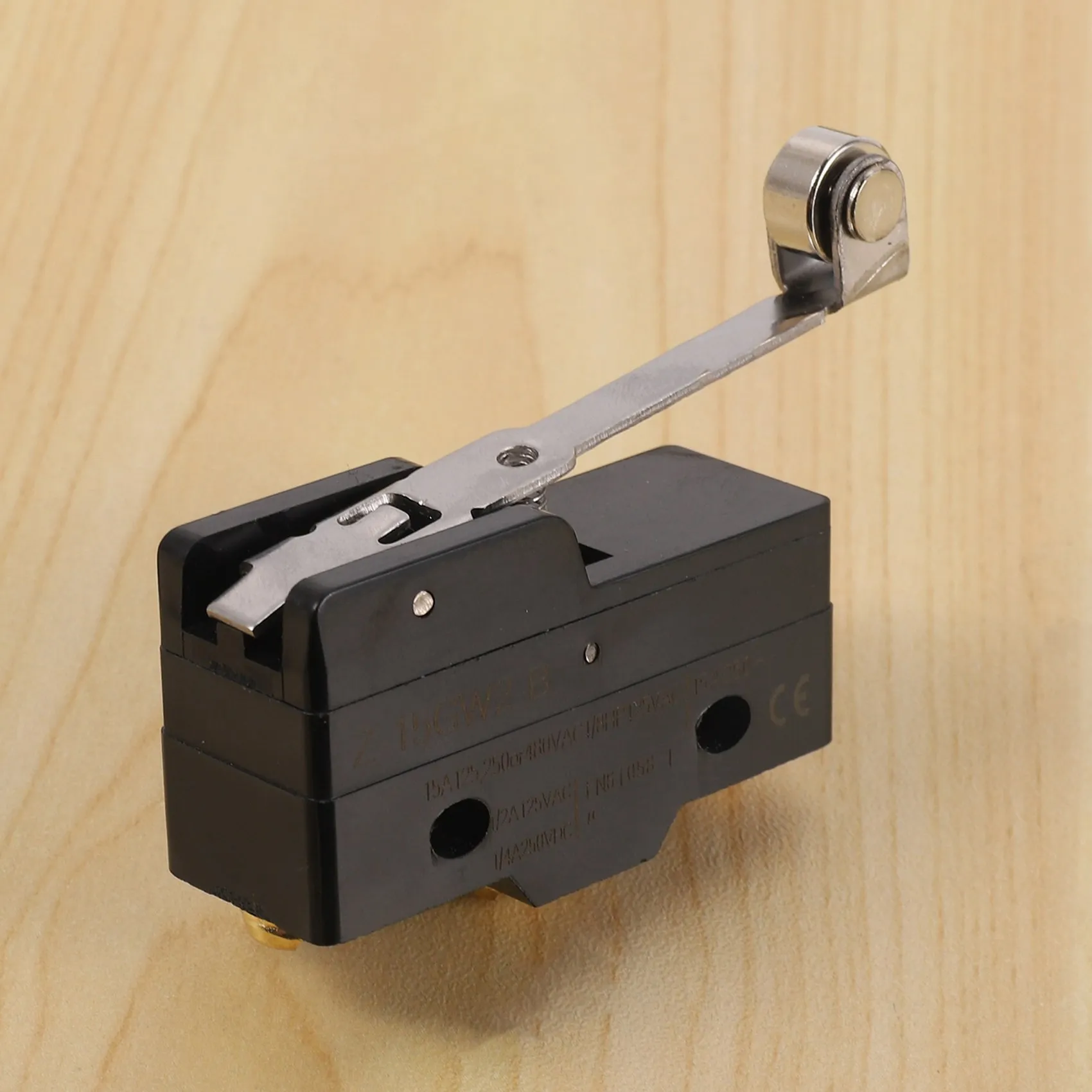 

A50U 2X Длинный шарнирный роликовый рычаг для крепления на панели Ac Dc Базовый микропереключатель Z-15Gw2-B