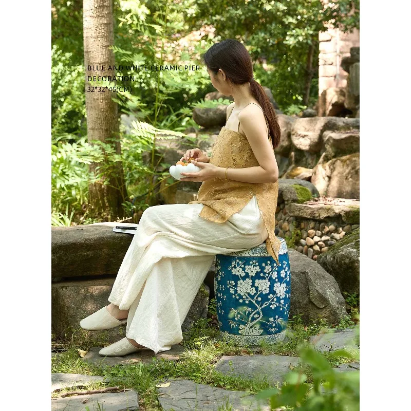 Home furnishing, new Chinese hand-painted blue and white ceramic drum stool, small side table, coffee table, shoe changing stool