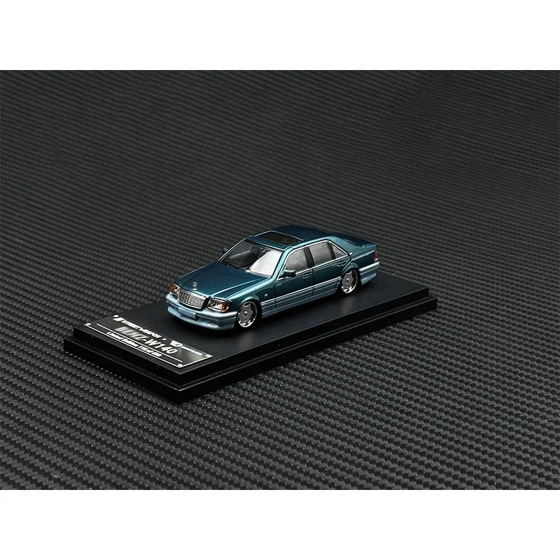 

SW In Stock 1:64 S600 W140 Two Tone Diecast Diorama Car Model Collection Toy Street