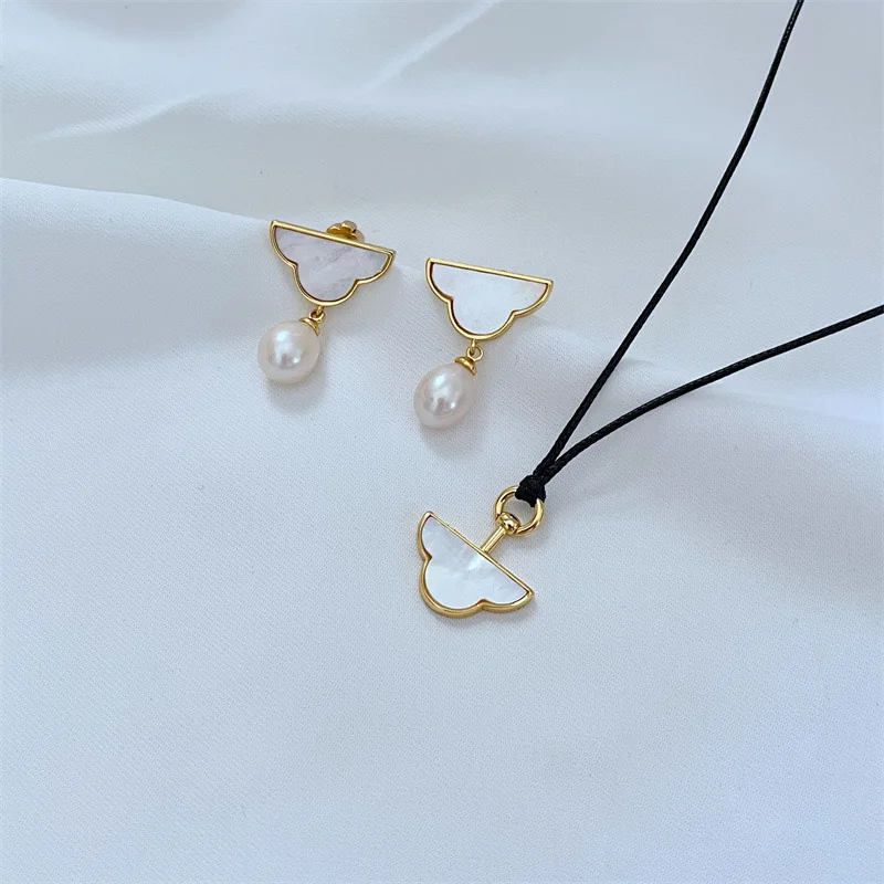 

Sky Cloud Shape Inlaid with Natural Shell Pearl Fashion Earrings Black Leather Rope Choker Cloud Pendant Fashionable Necklace