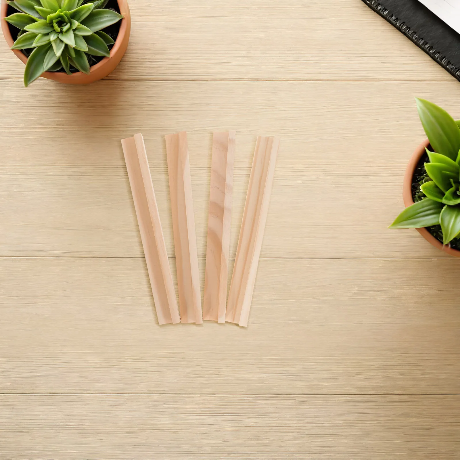 ฐานโดมิโนไม้พรีเมียม 4 ชิ้น ที่วางโดมิโนแบบสร้างสรรค์ ทนทาน ใช้สำหรับตั้งโชว์บนโต๊ะ อุปกรณ์เสริมสำหรับเล่นเกม อุปกรณ์เสริม DIY