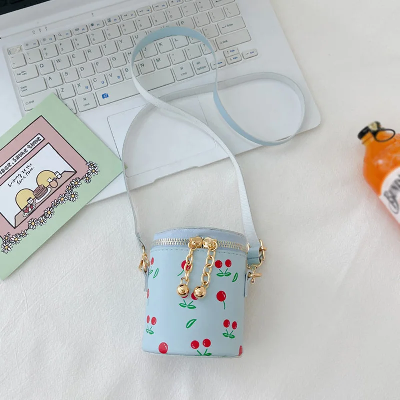 Modne małe torebki torby kubełkowe z nadruk z wiśnią PU dla małych dziewczynek torby na ramię Crossbody damska modna portmonetka