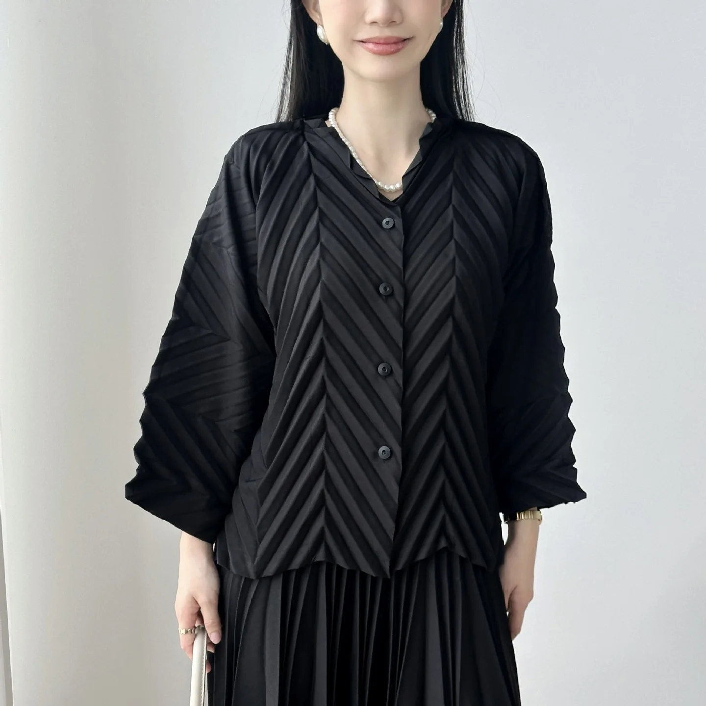 

Miyake Pleated New 2026 Jacket Loose Simple Fashion Design Cardigan Pleated Coat Peplum Commuter Premium Women's Clothing