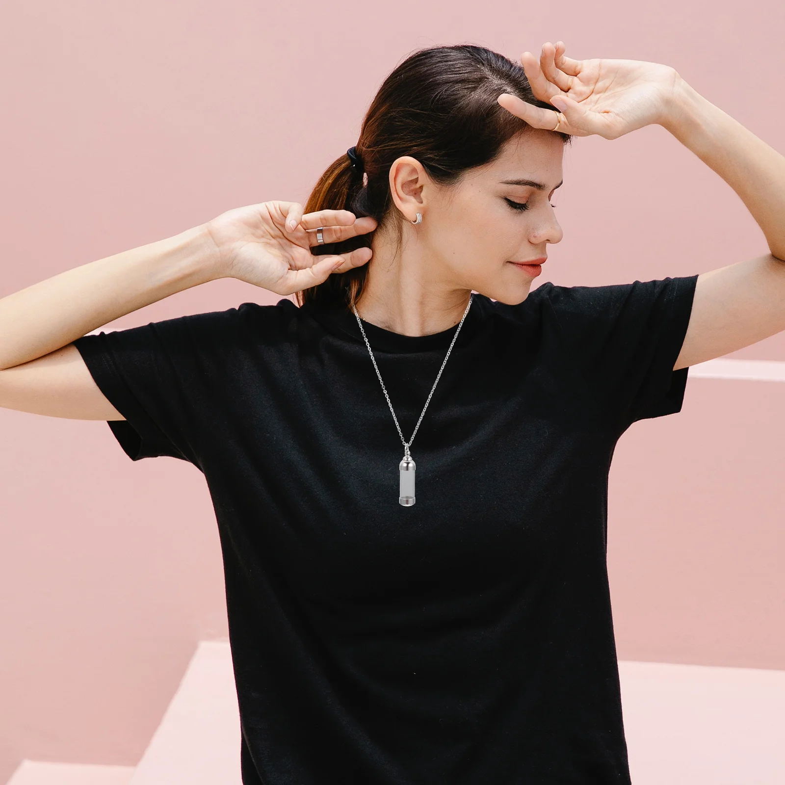 

Ashes Necklace Pet Cremation Jewelry Stainless Steel Glass Pendant Unique Design Stylish Bottle Shaped Decorative Effect