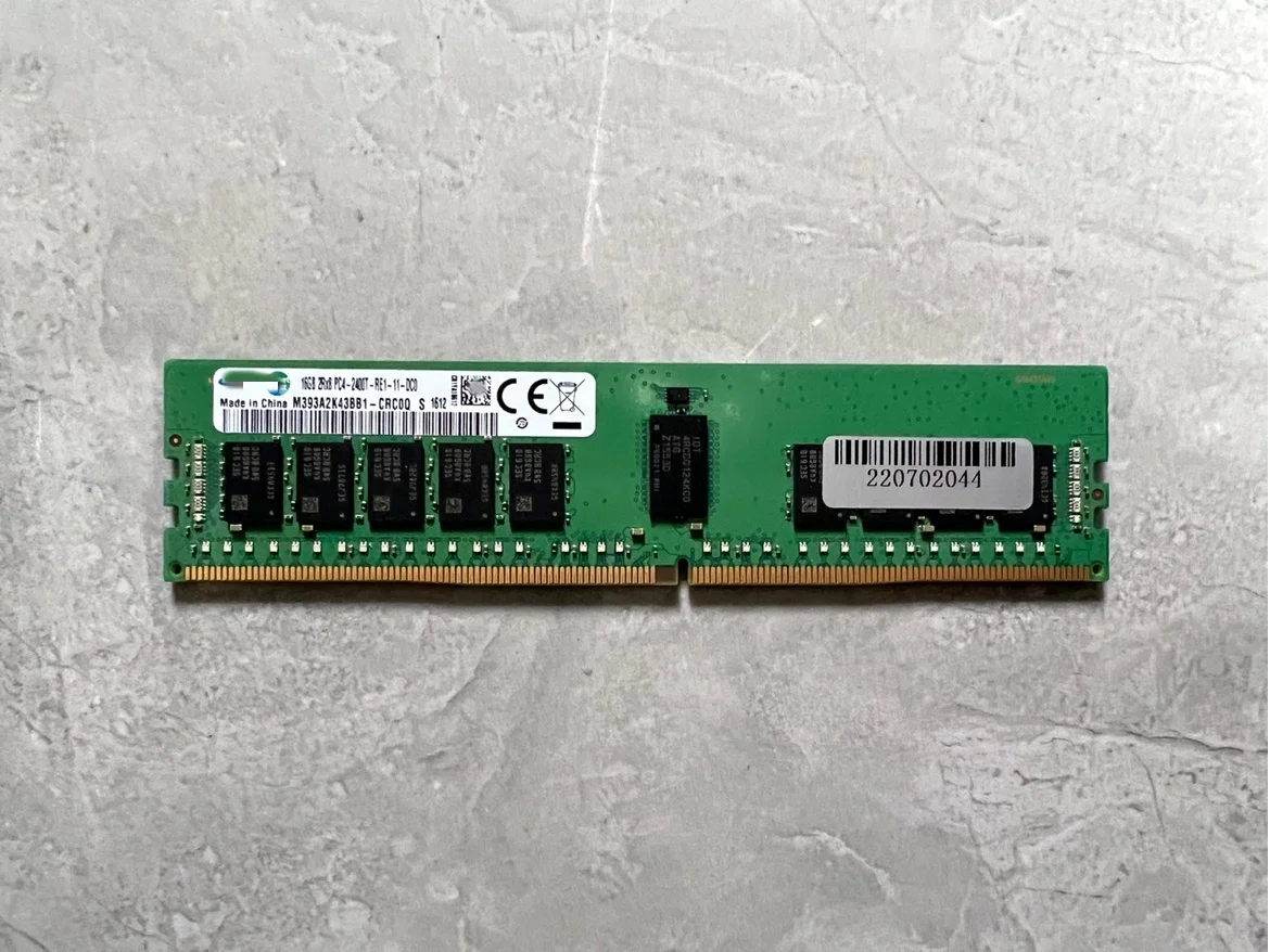 

(New original) M393A2K43BB1-CRC 16G 2RX8 PC4-2400T ECC REG Server memory module