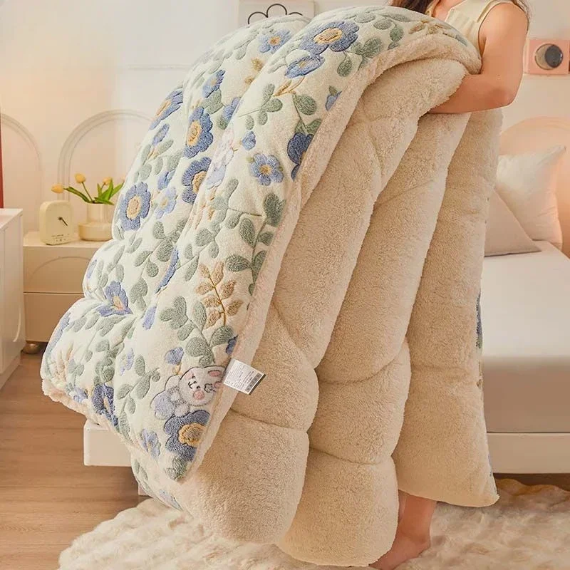 Snowflake Velvet Comforter Fine and Delicate Lamb Wool Quilt Core Dormitory Adults and Children Machine Washable Thick Blankets