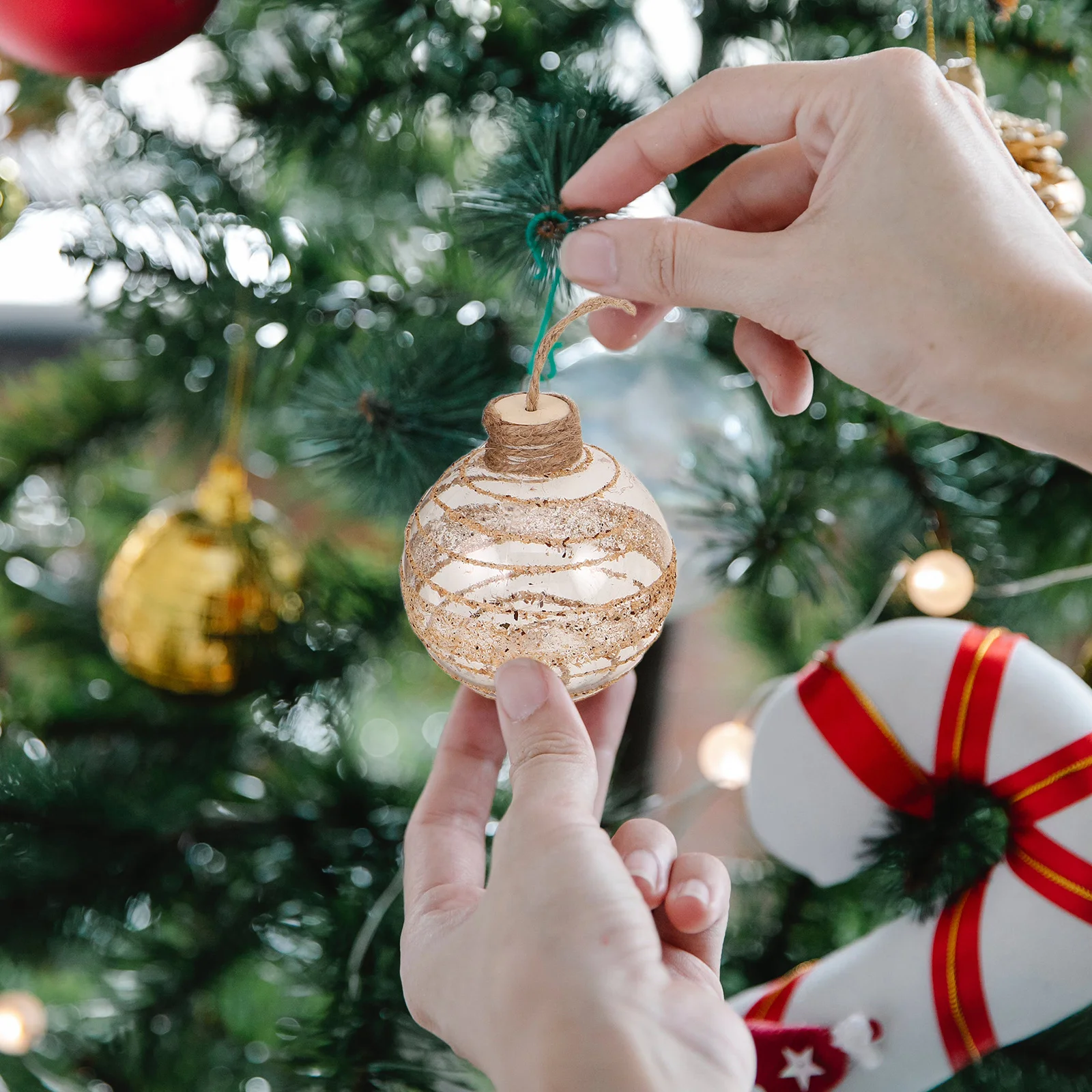 

6Pcs Clear Hanging Ornaments Transparent Plastic Baubles for Christmas Tree Wedding Festive Home Decoration Set