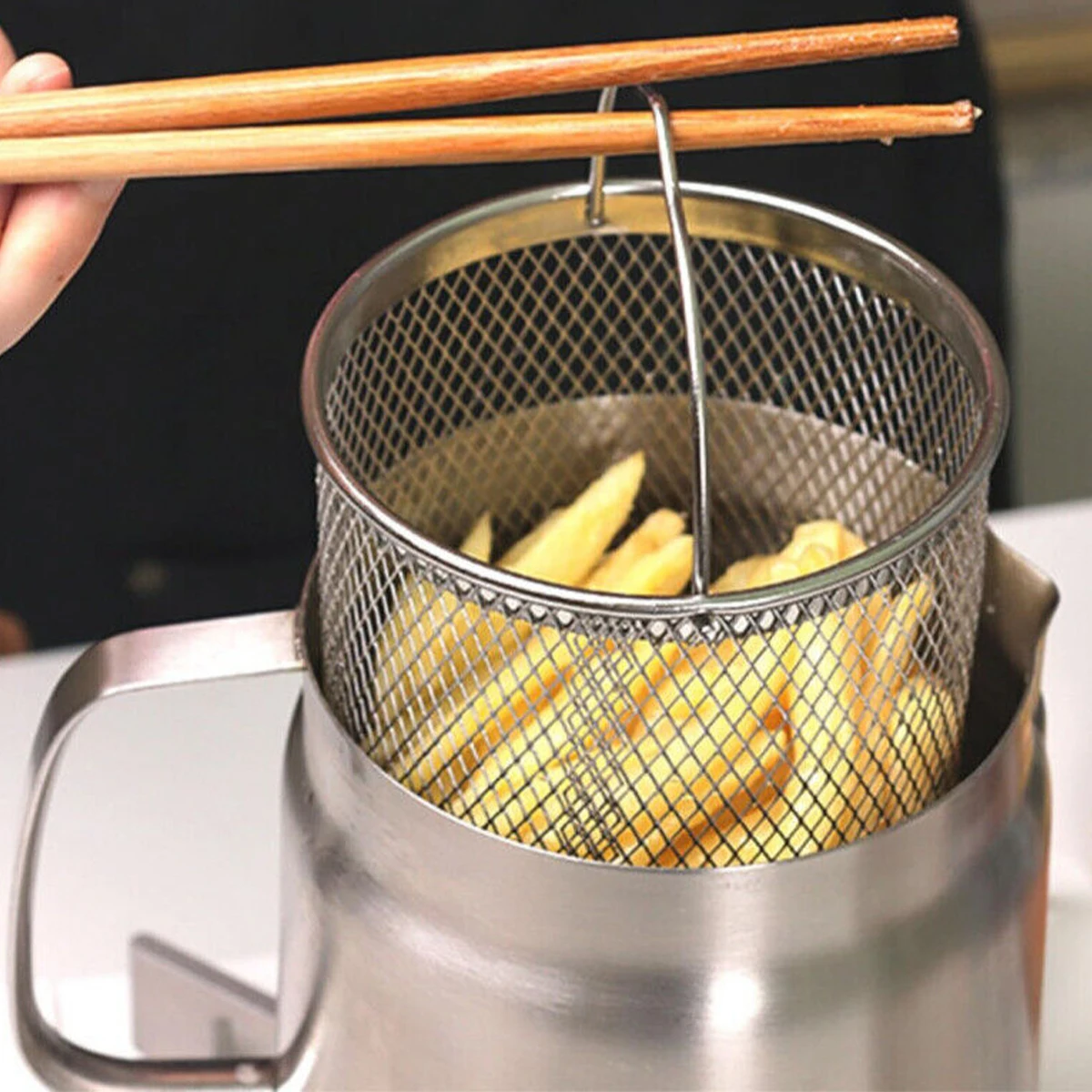 

1Pcs Practical 304 Stainless Steel Oil Pot Filter Large Capacity Handle Grease Container With Strainer Oil Storage Can