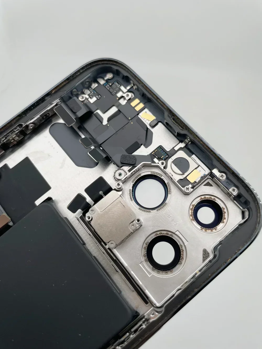 Original Disassembled Middle Frame Housing Back Glass Cover for iPhone 13Pro 13Pro Max, NFC Wireless Charger Assembly, 90% New image 3