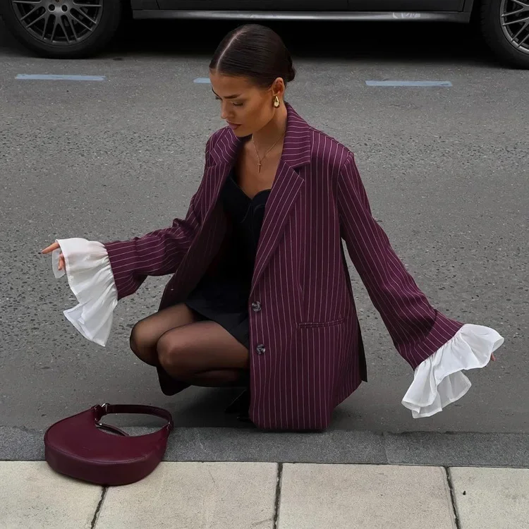 

Burgundy Stripes Patchwork Flare Sleeves Jacket Lapel Collar Loose Casual Work Blazer 2025 New Autumn Office Lady Chic Outerwear