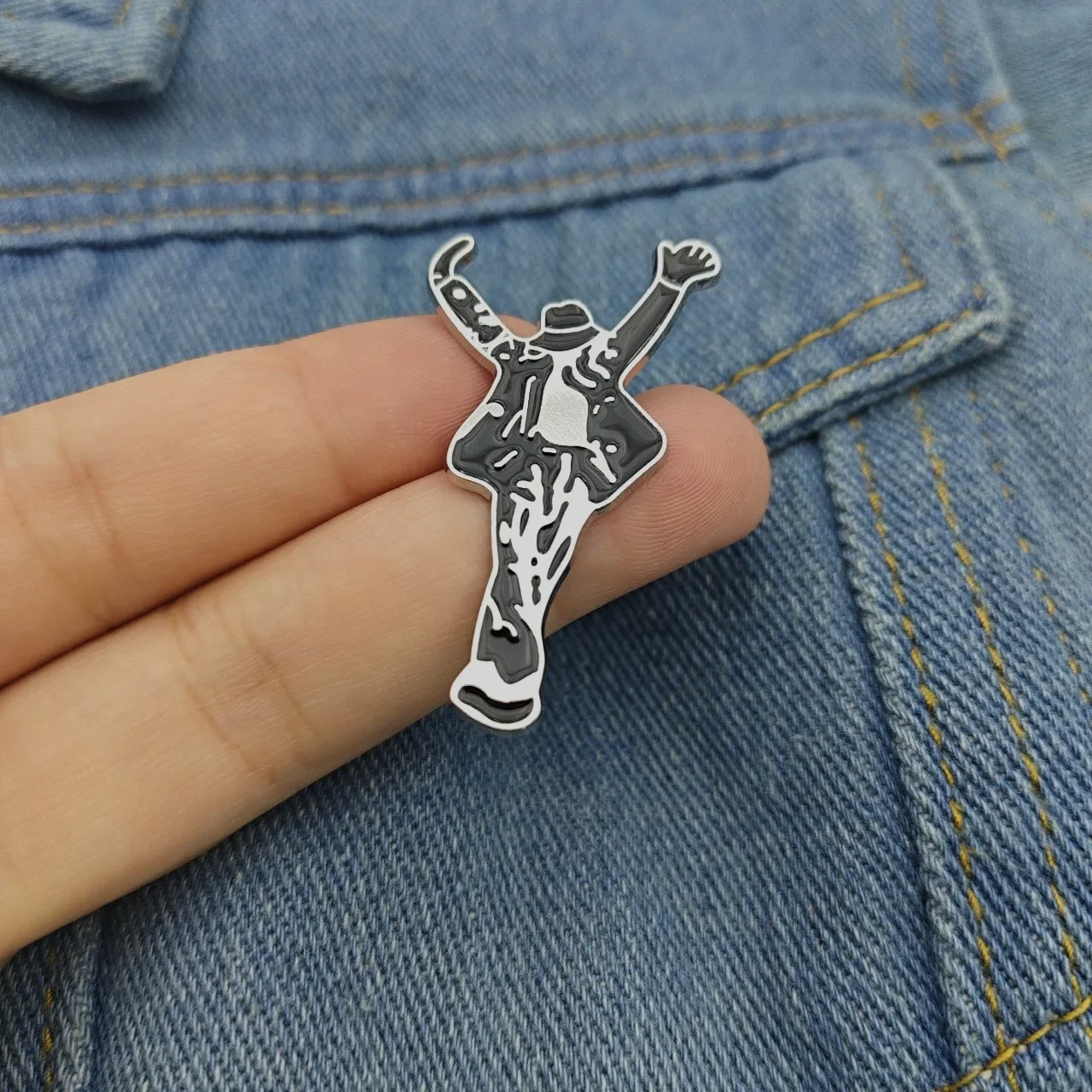 Michael Jackson Enamel Pins Alloy Souvenir Brooches for Women Men Jacket Lapel Badges Hat Vintage Accessory Backpacks Decor Gift