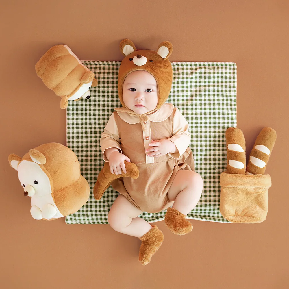 100 Days Baby Bear Bread Theme Photography Props Set Cute Bear Hat&romper Plush Bread Props for Baby Milestone Studio Photoshoot