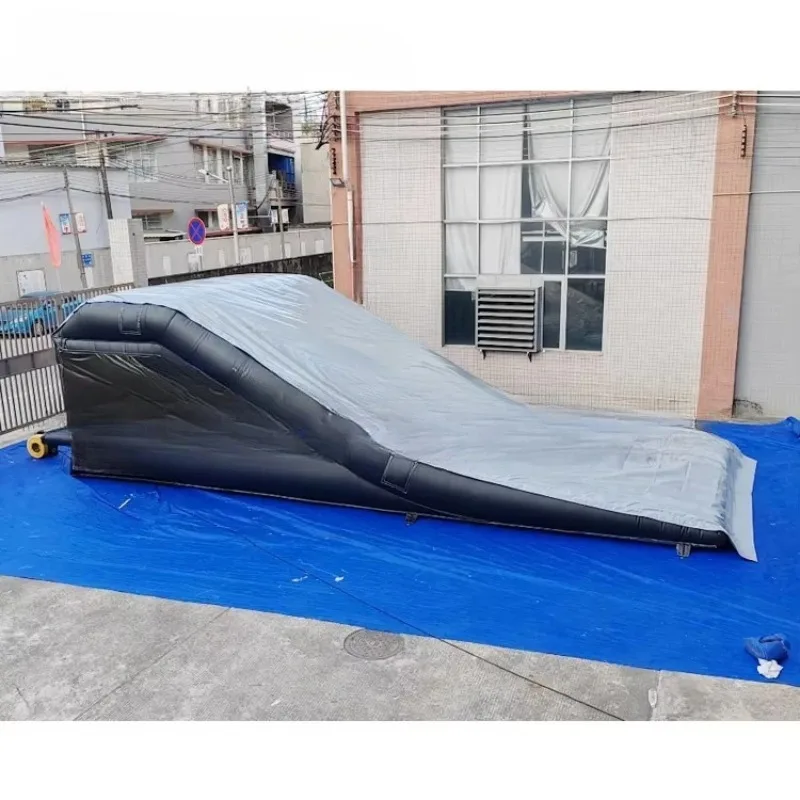 Newly designed slope mountain bike landing safety airbag inflatable ski slope landing