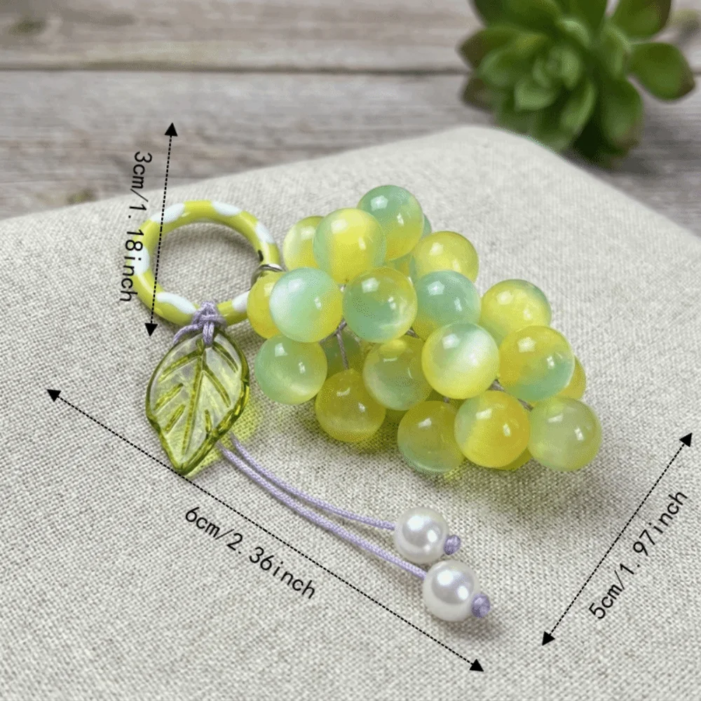 Niedlicher Schlüsselanhänger aus Legierung in Traubenform, glasierter Mini-Frucht-Schlüsselring, leichter Perlen-Taschenanhänger für Damen – Detail 1