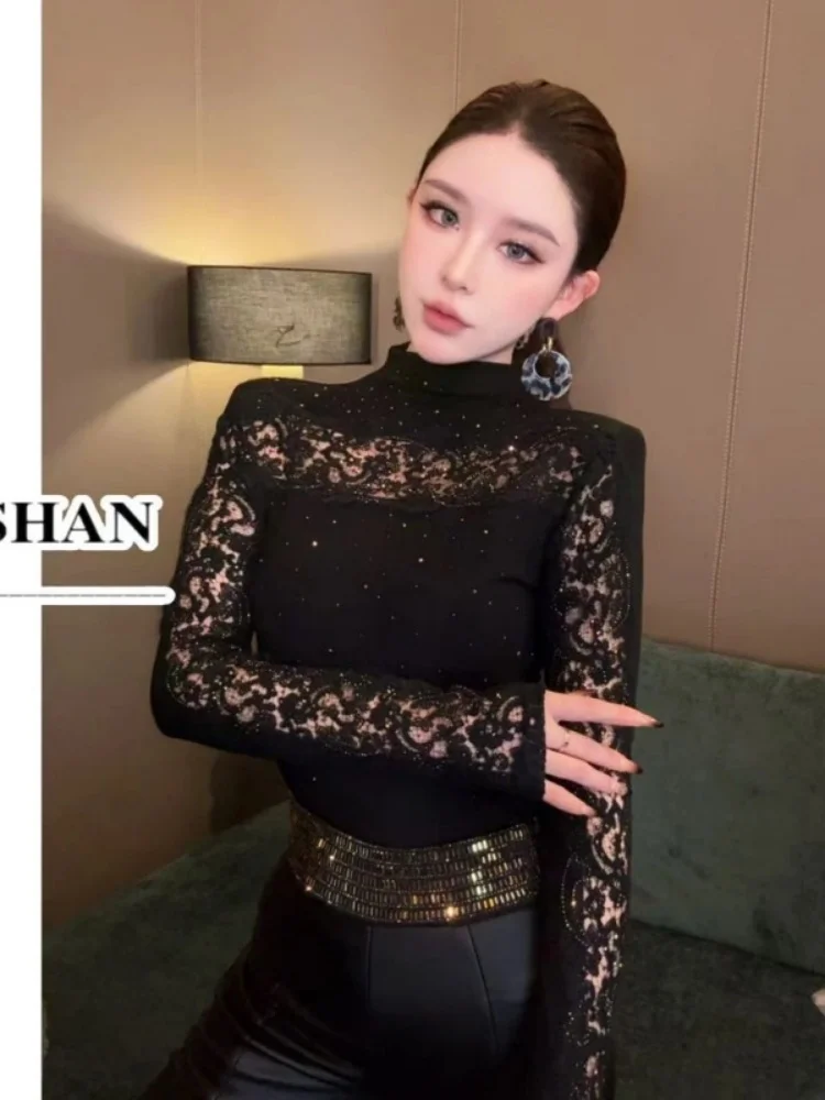 

Женская футболка с кружевными вставками и длинными рукавами, облегающая, модная, универсальная, шикарная, с V-образным вырезом, стандартной длины рукавов