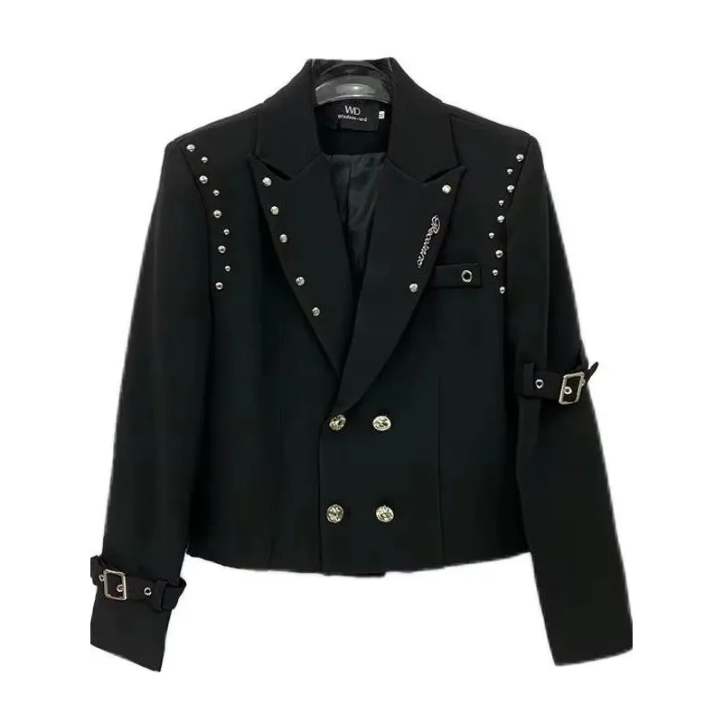 High Quality Black Metal Rivet Design Youthful Energy Men's Short Suit, Casual Loose Double Row Button Style with Shoulder Pad