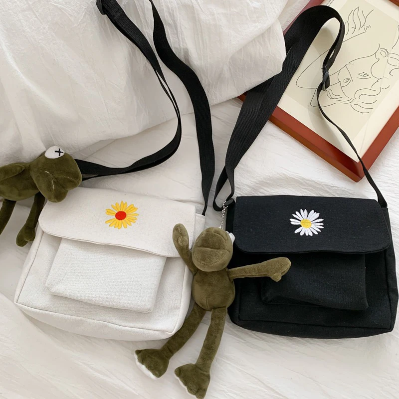 Canvas Bag Woman 2025 New Model Ins Trend Hotshot Little Daisy Crossbody Bag Trendy Korean-style All-purpose Shoulder Bag Girls
