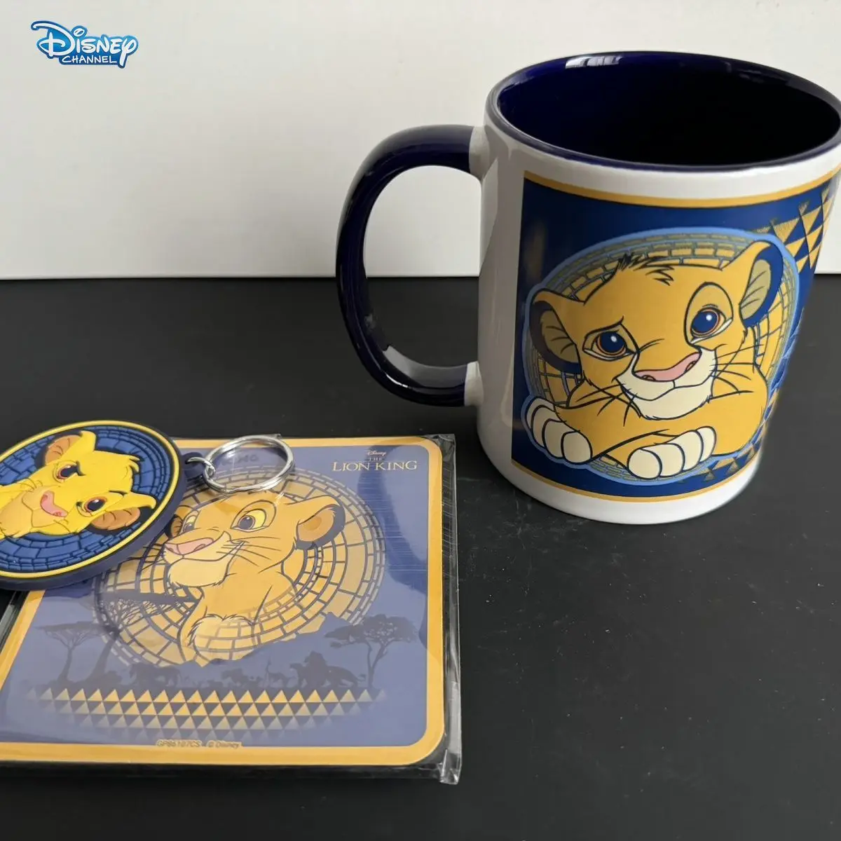 

Disney Animation King of the Jungle Simba Ceramic Mug Milk Coffee Mug Coaster Keychain Set Boxed Home Drinking Mug Boxed