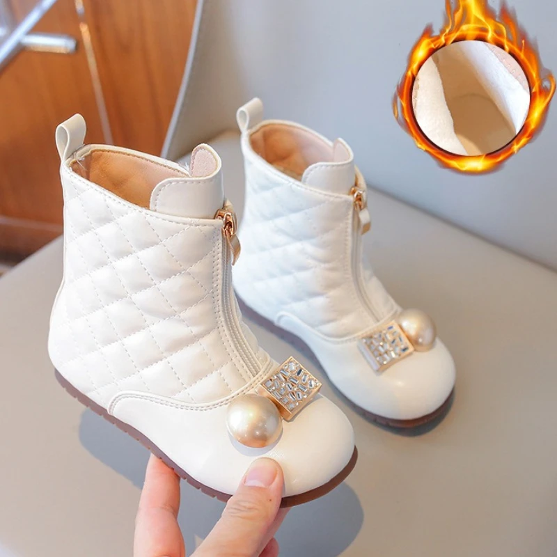 

Зимние детские ботинки2025Весна/Осень, новое корейское издание, бархатные сапоги на плоской подошве для девочек, модная обувь для девочек, сверкающие ботинки принцессы для девочек